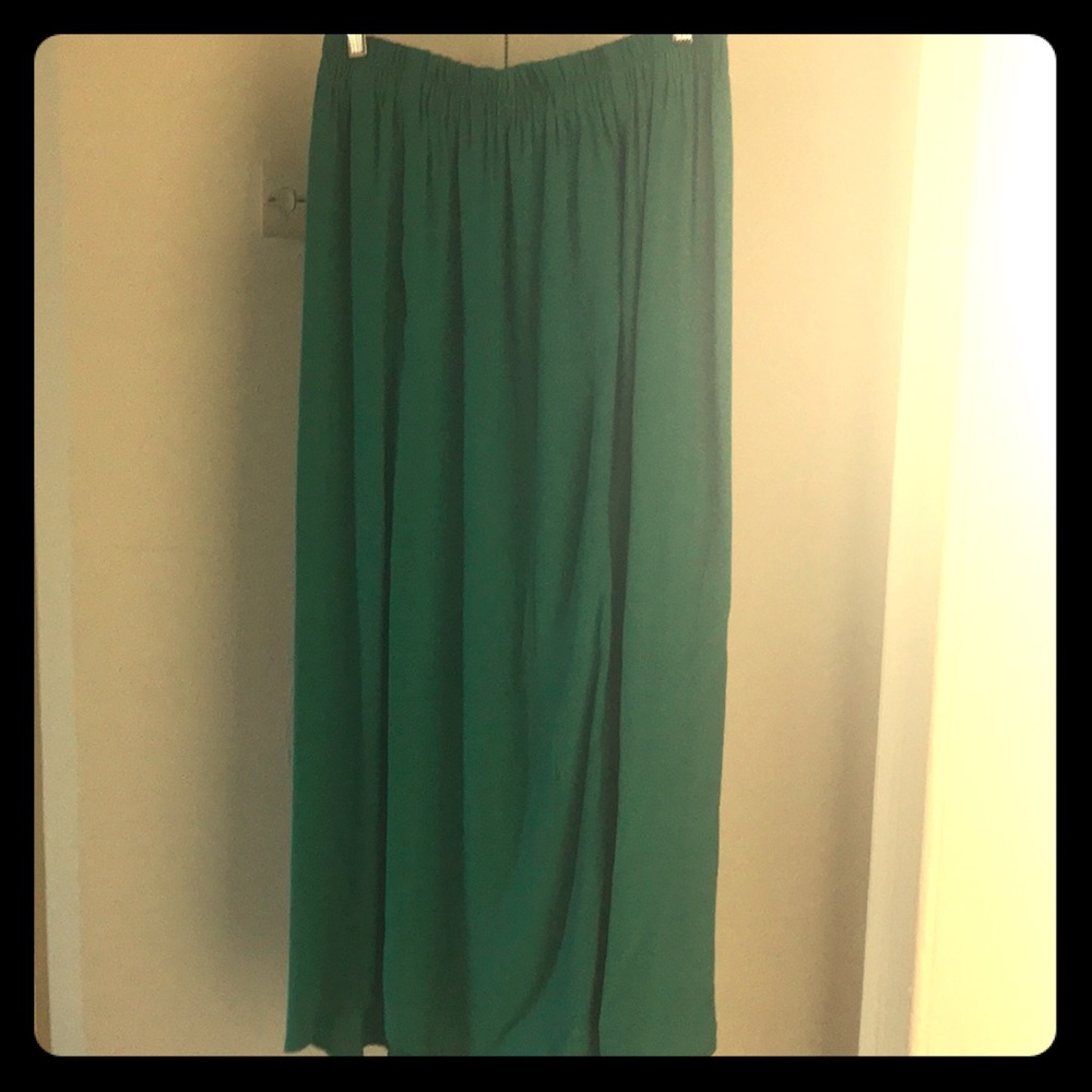 Size small loft skirt